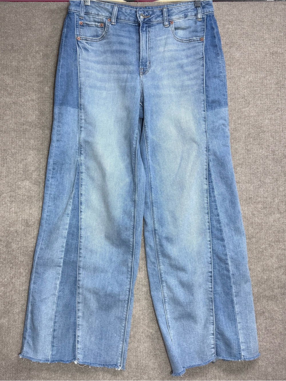 American Eagle Low Rise Baggy Paneled Wide Leg Light Wash Frayed Hem Size 10 L